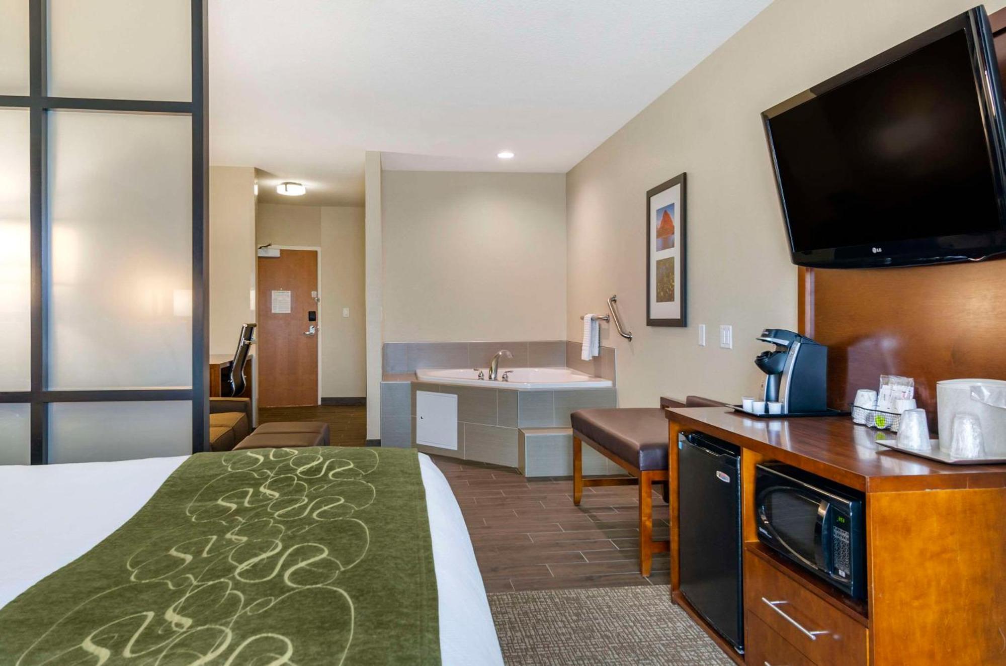 Comfort Suites Helena Airport Exterior photo