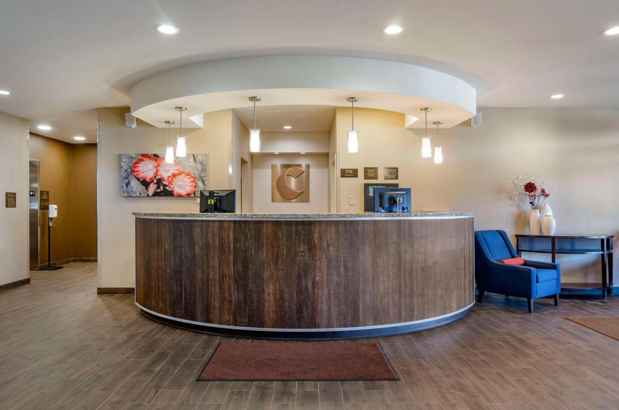 Comfort Suites Helena Airport Exterior photo